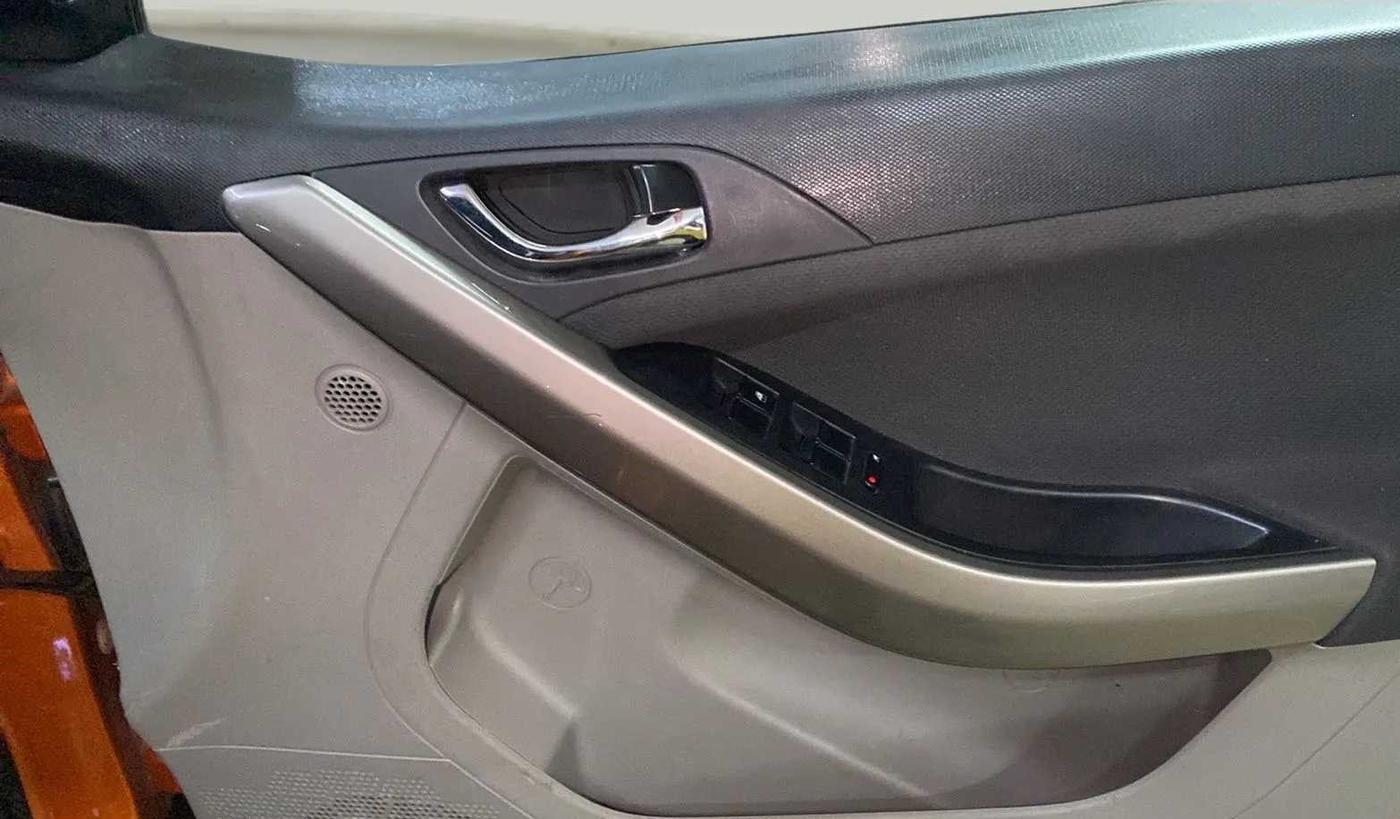 2018 Tata NEXON XZA PLUS PETROL, Petrol, Automatic, 34,161 km, Driver Side Door Panels Control