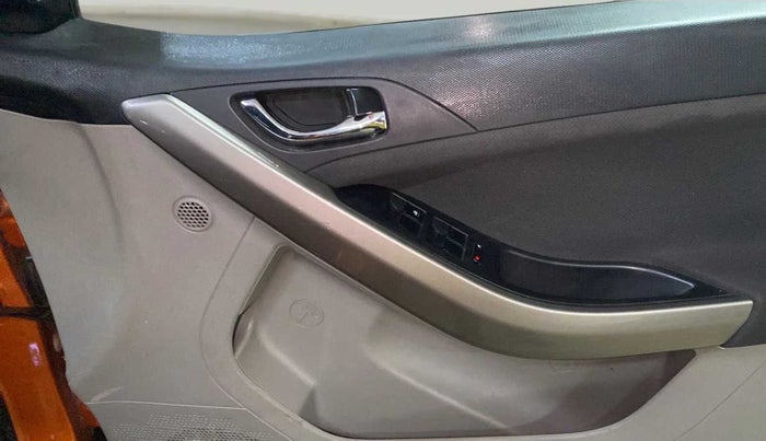 2018 Tata NEXON XZA PLUS PETROL, Petrol, Automatic, 34,161 km, Driver Side Door Panels Control