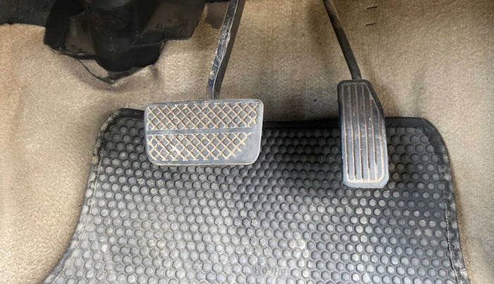 2015 Honda Brio VX AT, Petrol, Automatic, 37,165 km, Pedals