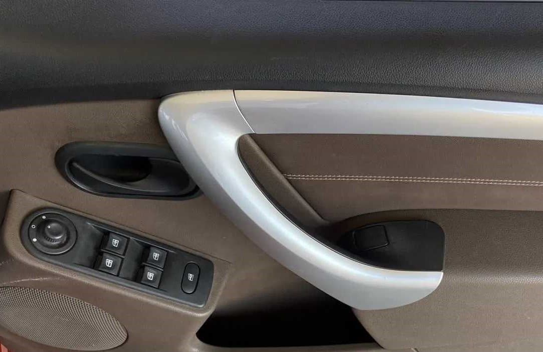 2019 Renault Duster RXS CVT, Petrol, Automatic, 39,075 km, Driver Side Door Panels Control