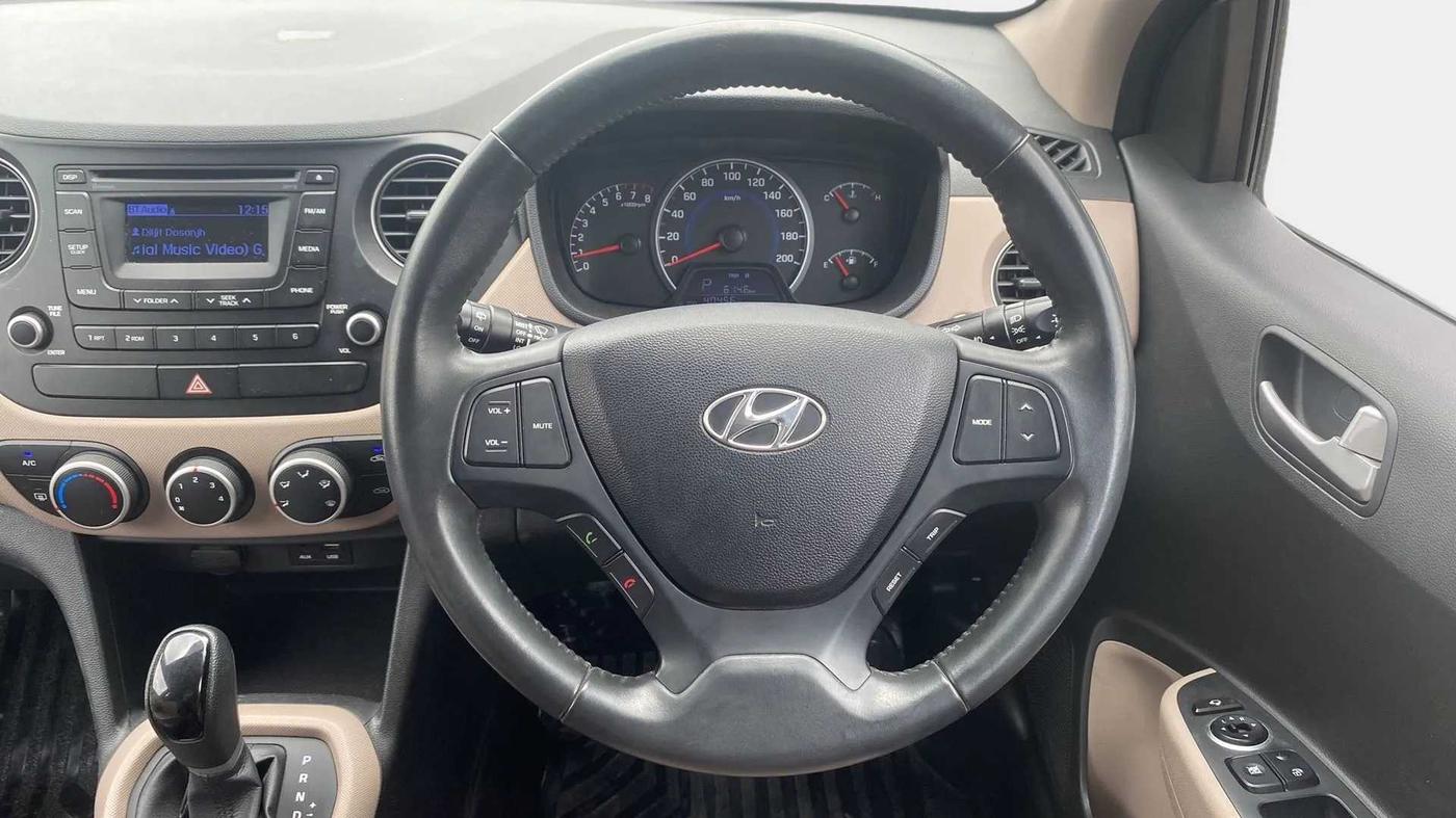 2016 Hyundai Grand i10 ASTA AT 1.2 KAPPA VTVT, Petrol, Automatic, 40,641 km, Steering Wheel Close Up