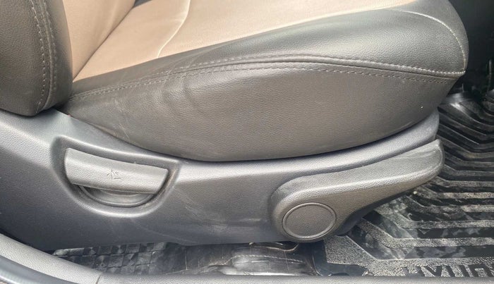 2016 Hyundai Grand i10 ASTA AT 1.2 KAPPA VTVT, Petrol, Automatic, 40,641 km, Driver Side Adjustment Panel