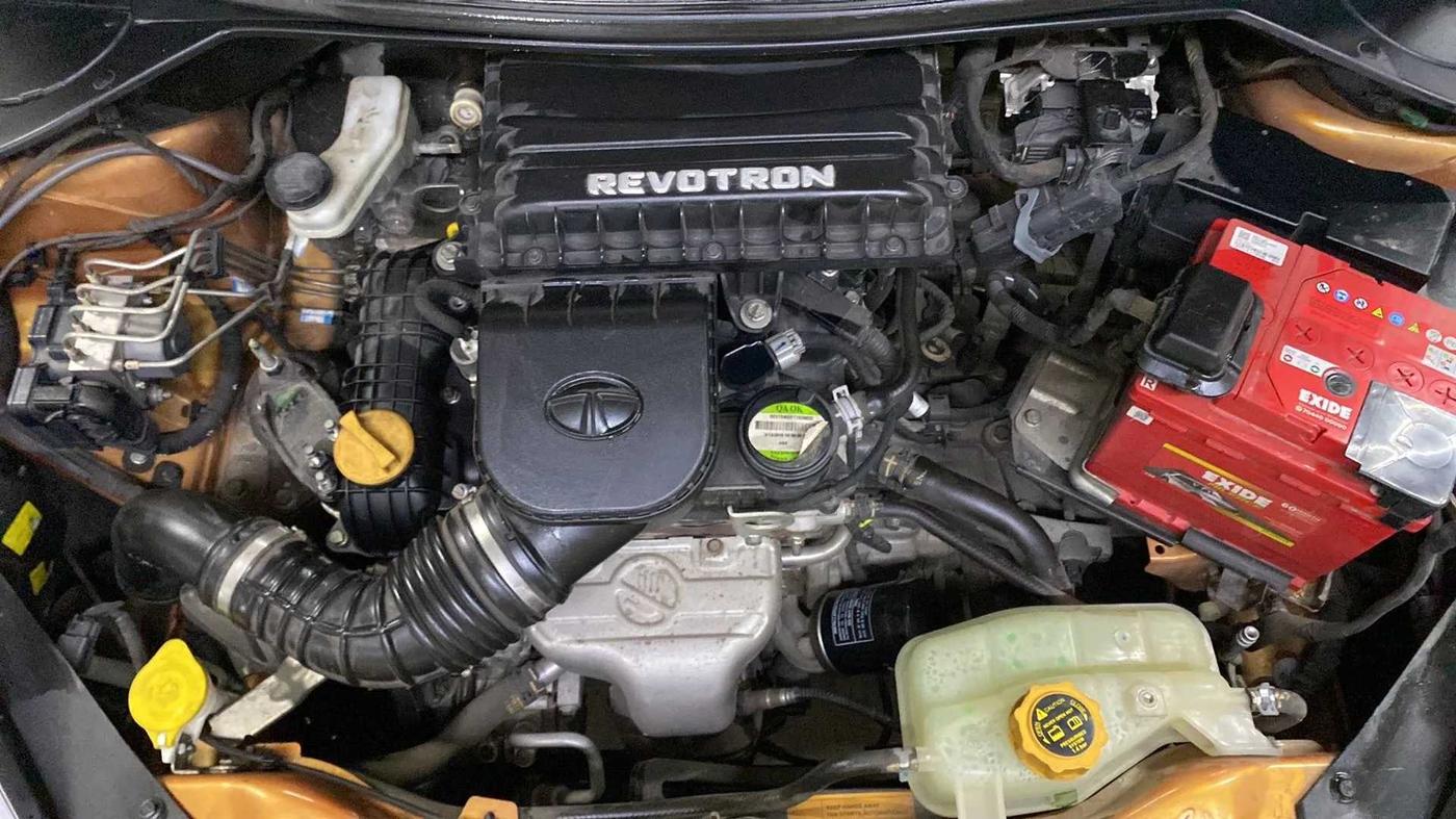 2016 Tata Tiago XZ PETROL, Petrol, Manual, 33,711 km, Open Bonet