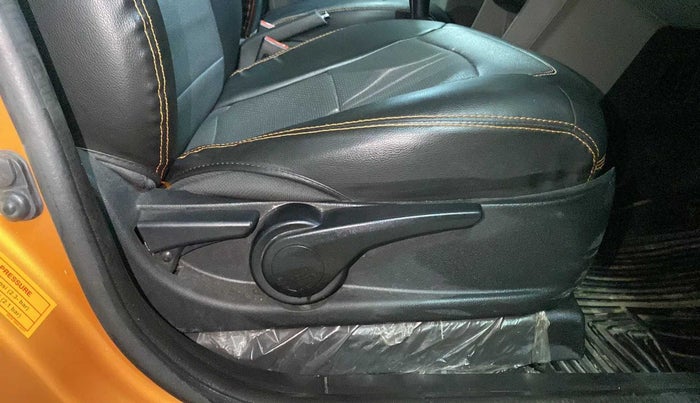 2016 Tata Tiago XZ PETROL, Petrol, Manual, 33,711 km, Driver Side Adjustment Panel