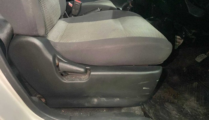 2013 Maruti Wagon R 1.0 LXI CNG, CNG, Manual, 64,555 km, Driver Side Adjustment Panel
