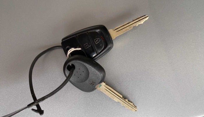 2019 Hyundai Xcent S 1.2, Petrol, Manual, 26,657 km, Key Close Up