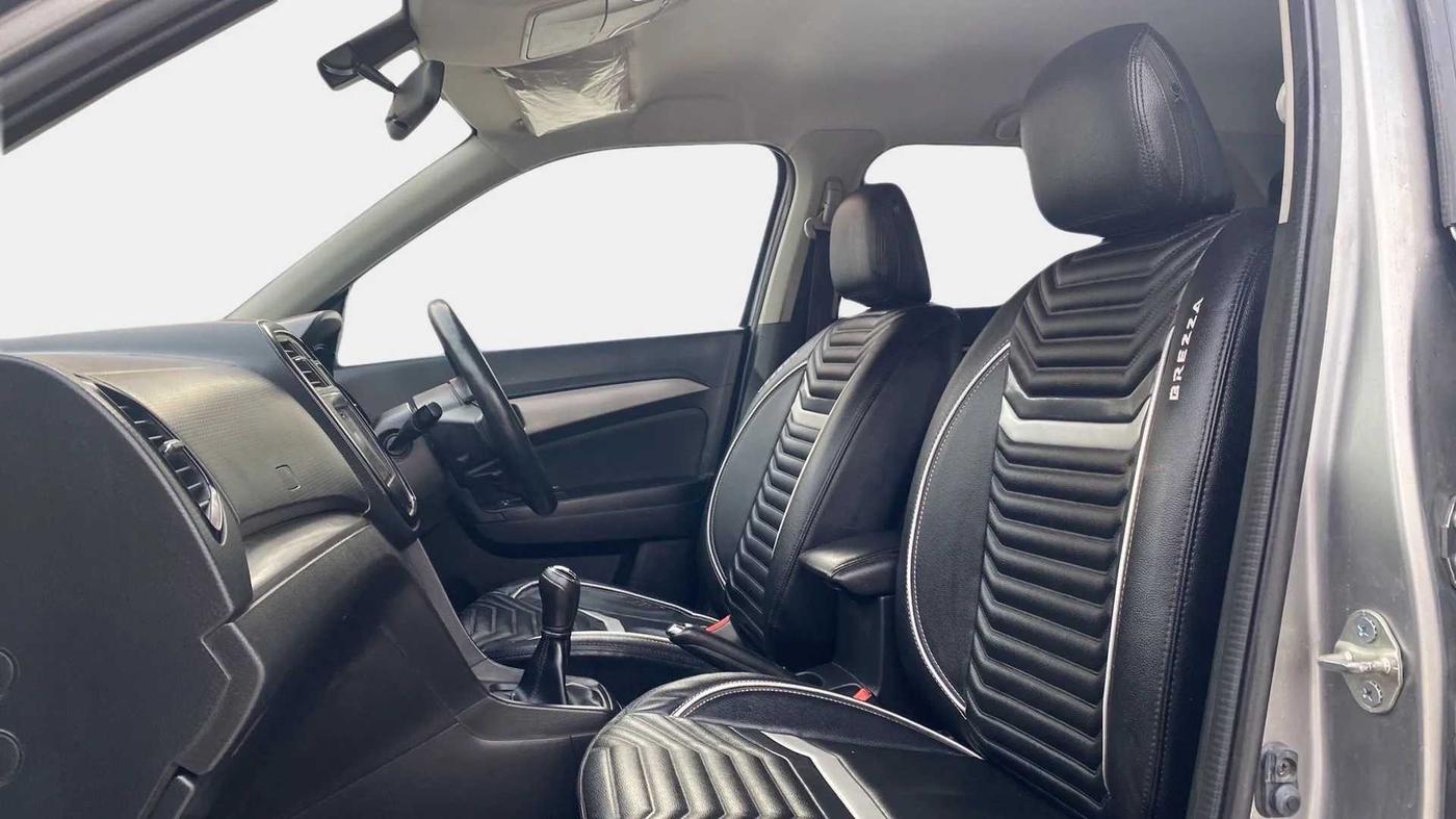 2019 Maruti Vitara Brezza ZDI PLUS, Diesel, Manual, 31,348 km, Right Side Front Door Cabin