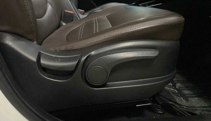 2016 Hyundai Creta SX PLUS AT 1.6 PETROL, Petrol, Automatic, 87,724 km, Driver Side Adjustment Panel
