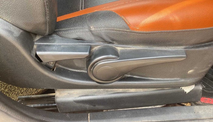 2018 Tata TIGOR XZ (O) PETROL, CNG, Manual, 1,11,713 km, Driver Side Adjustment Panel