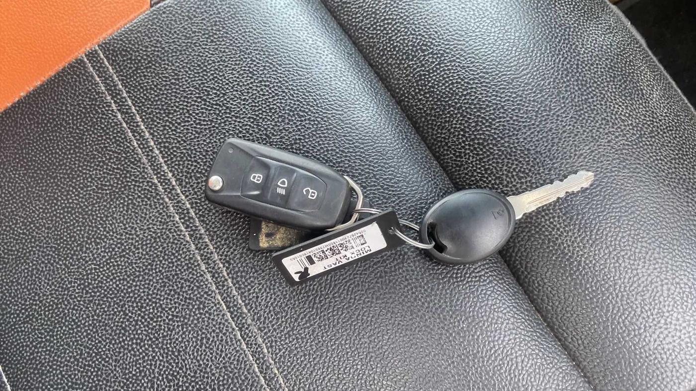2018 Tata TIGOR XZ (O) PETROL, CNG, Manual, 1,11,713 km, Key Close Up