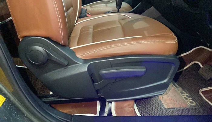 2023 Tata PUNCH  ACCOMPLISHED AMT CAMO EDITION, Petrol, Automatic, 1,329 km, Driver Side Adjustment Panel