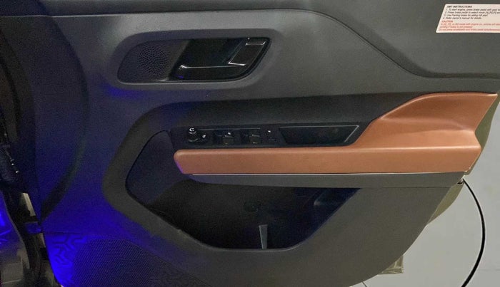 2023 Tata PUNCH  ACCOMPLISHED AMT CAMO EDITION, Petrol, Automatic, 1,329 km, Driver Side Door Panels Control