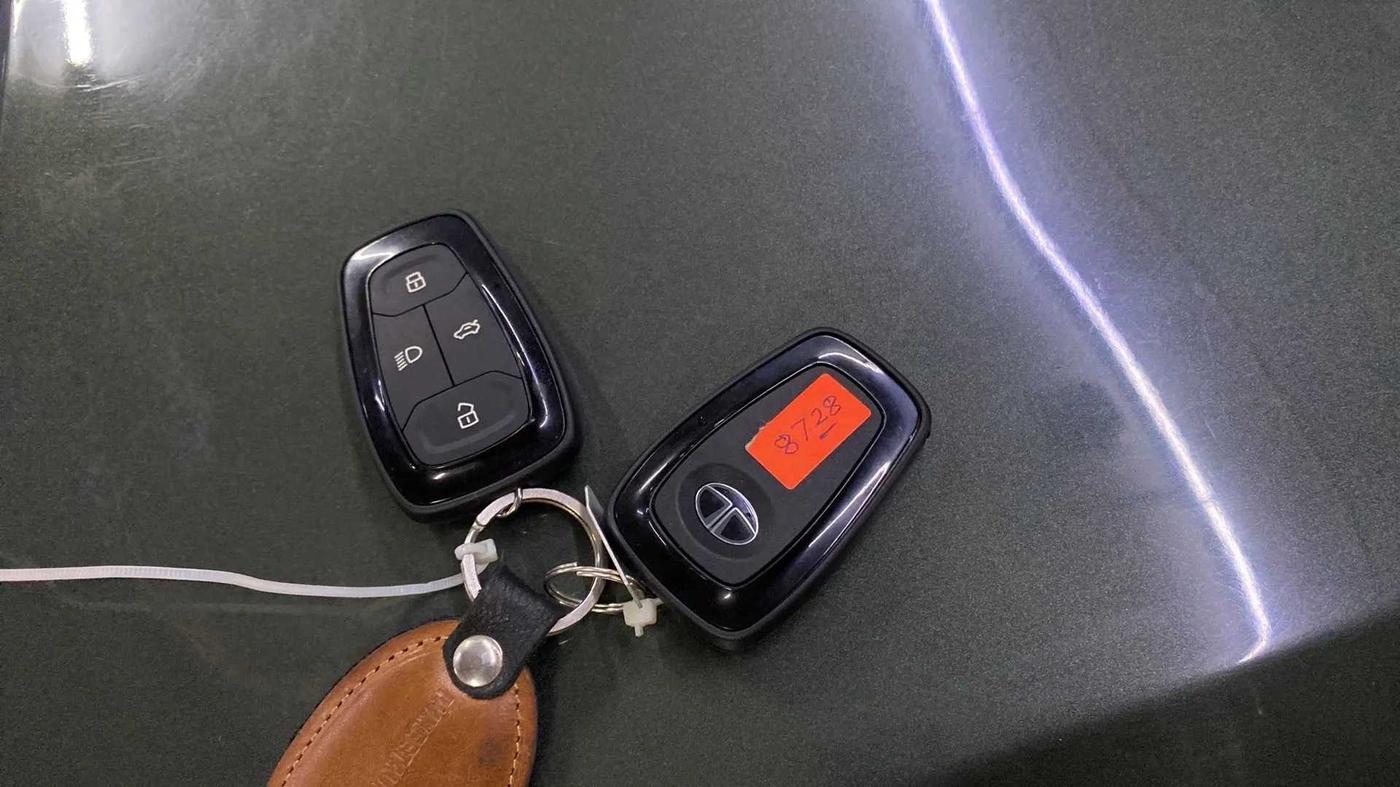 2023 Tata PUNCH  ACCOMPLISHED AMT CAMO EDITION, Petrol, Automatic, 1,329 km, Key Close Up