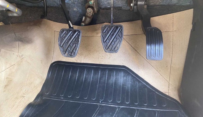 2016 Datsun Go Plus T, Petrol, Manual, 34,266 km, Pedals