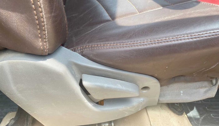 2016 Datsun Go Plus T, Petrol, Manual, 34,266 km, Driver Side Adjustment Panel