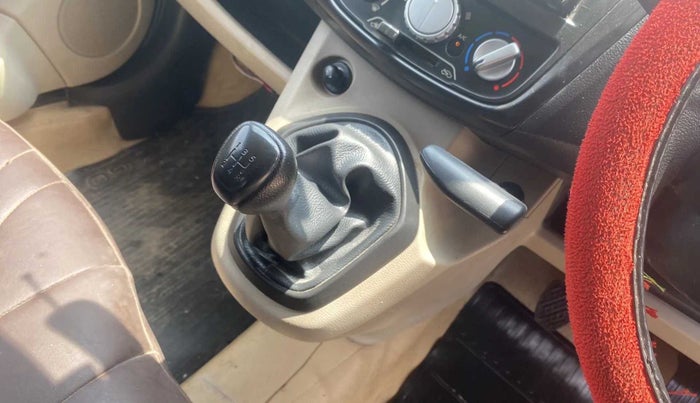 2016 Datsun Go Plus T, Petrol, Manual, 34,266 km, Gear Lever