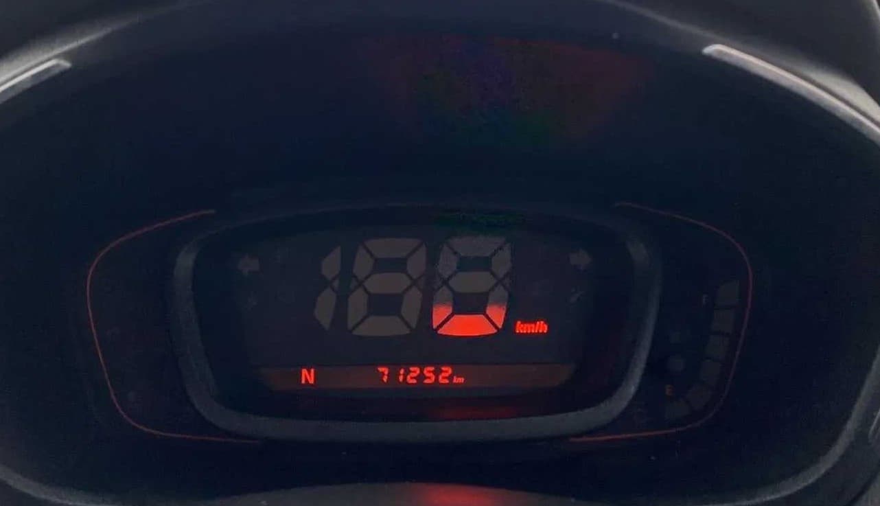 2019 Renault Kwid RXT 1.0 AMT (O), Petrol, Automatic, 71,248 km, Odometer Image