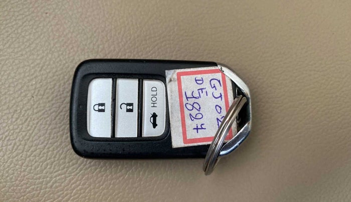 2019 Honda Amaze 1.2L I-VTEC V, CNG, Manual, 70,518 km, Key Close Up
