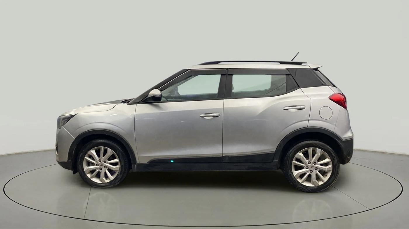 2019 Mahindra XUV300 W8 1.2 PETROL, Petrol, Manual, 40,338 km, Left Side