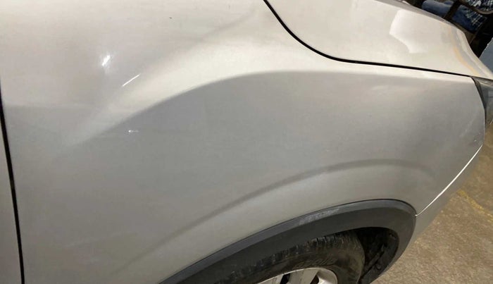 2019 Mahindra XUV300 W8 1.2 PETROL, Petrol, Manual, 40,338 km, Right fender - Slightly dented