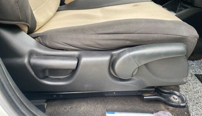 2017 Honda Jazz 1.2L I-VTEC V AT, Petrol, Automatic, 68,519 km, Driver Side Adjustment Panel