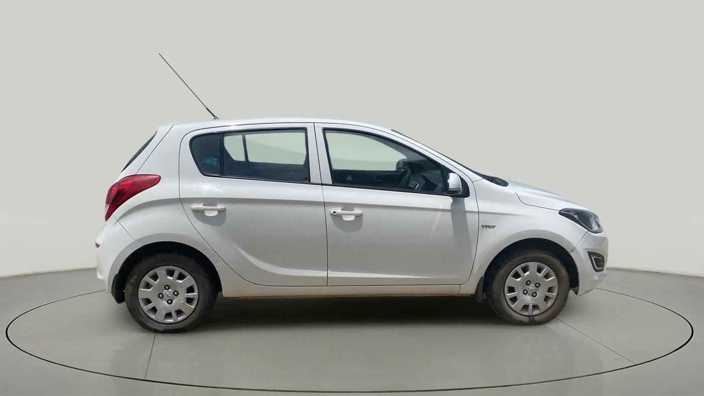 2013 Hyundai i20 MAGNA 1.2, Petrol, Manual, 38,679 km, Right Side