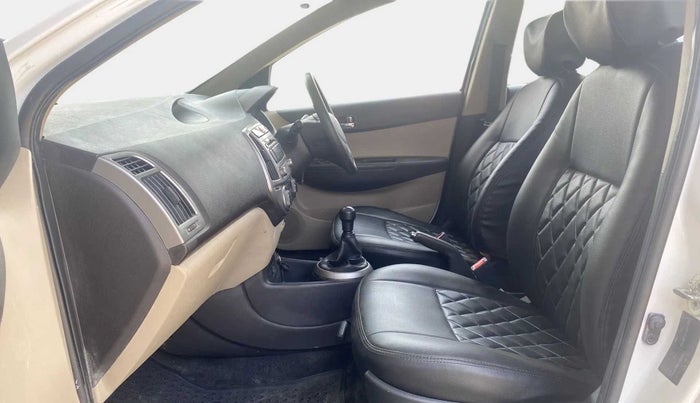 2013 Hyundai i20 MAGNA 1.2, Petrol, Manual, 38,679 km, Right Side Front Door Cabin