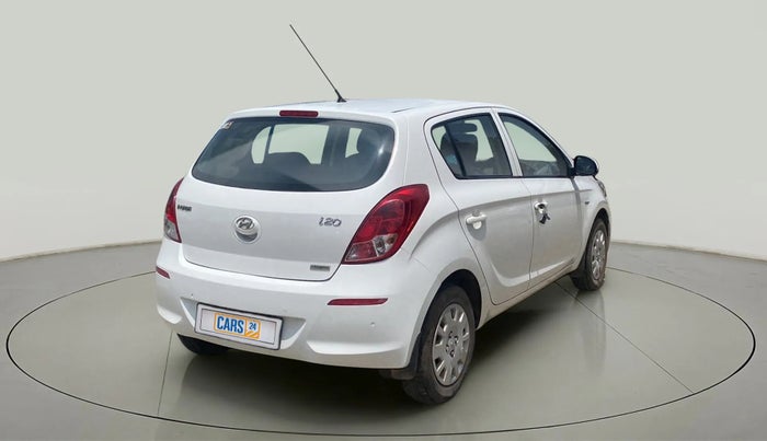2013 Hyundai i20 MAGNA 1.2, Petrol, Manual, 38,679 km, Right Back Diagonal