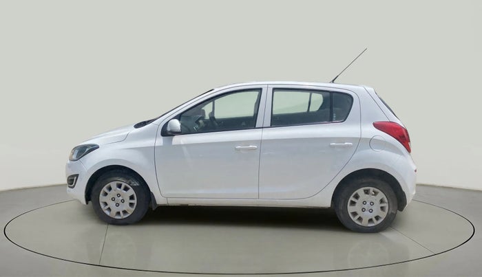 2013 Hyundai i20 MAGNA 1.2, Petrol, Manual, 38,679 km, Left Side