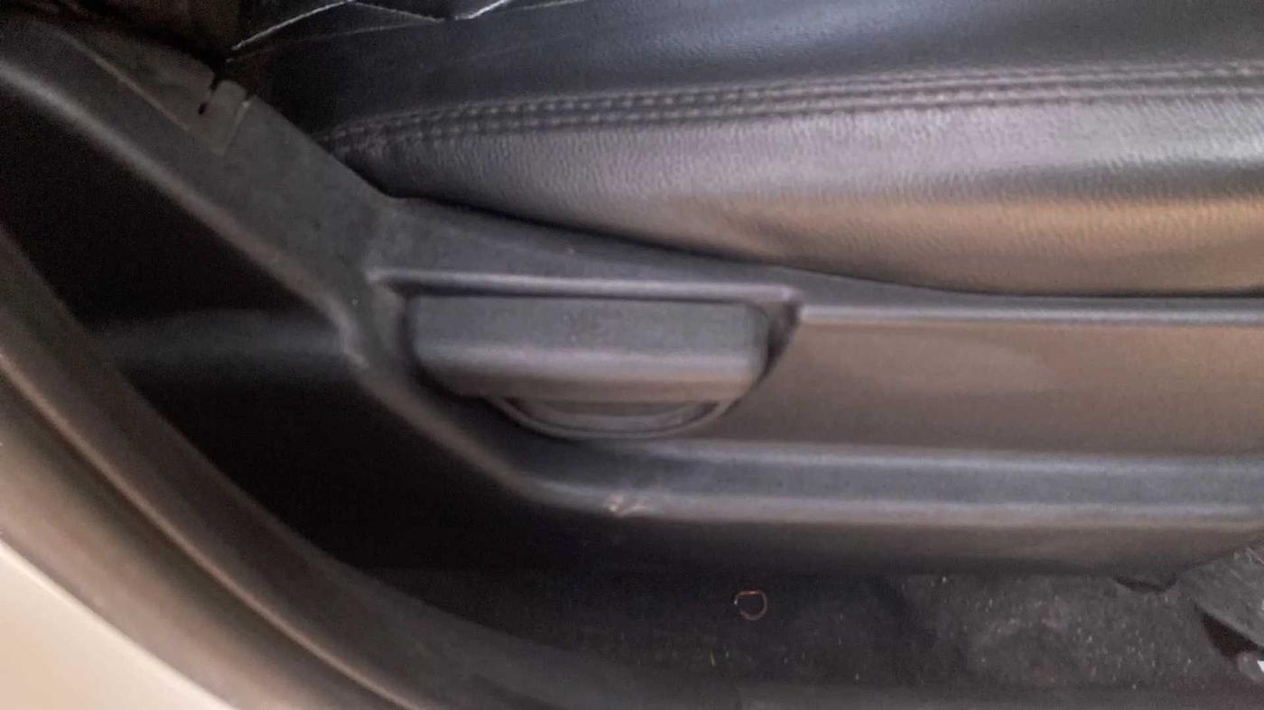 2013 Hyundai i20 MAGNA 1.2, Petrol, Manual, 38,679 km, Driver Side Adjustment Panel