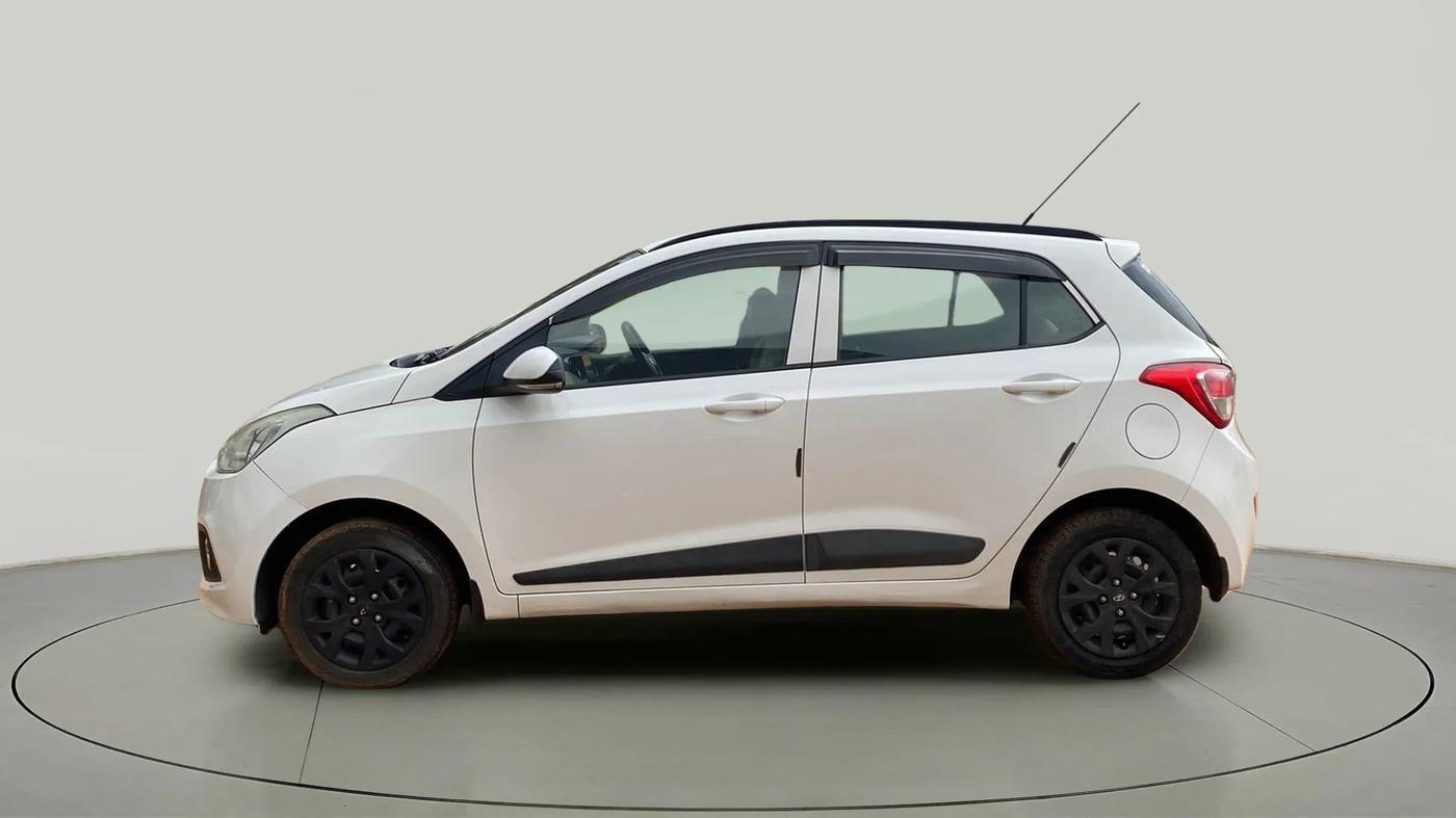 2015 Hyundai Grand i10 SPORTZ 1.2 KAPPA VTVT, Petrol, Manual, 73,390 km, Left Side