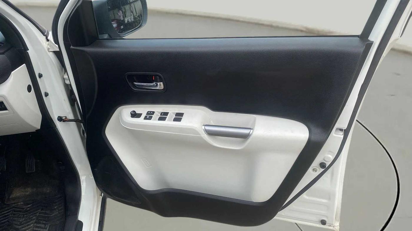 2022 Maruti IGNIS DELTA 1.2, Petrol, Manual, 7,097 km, Driver Side Door Panels Control