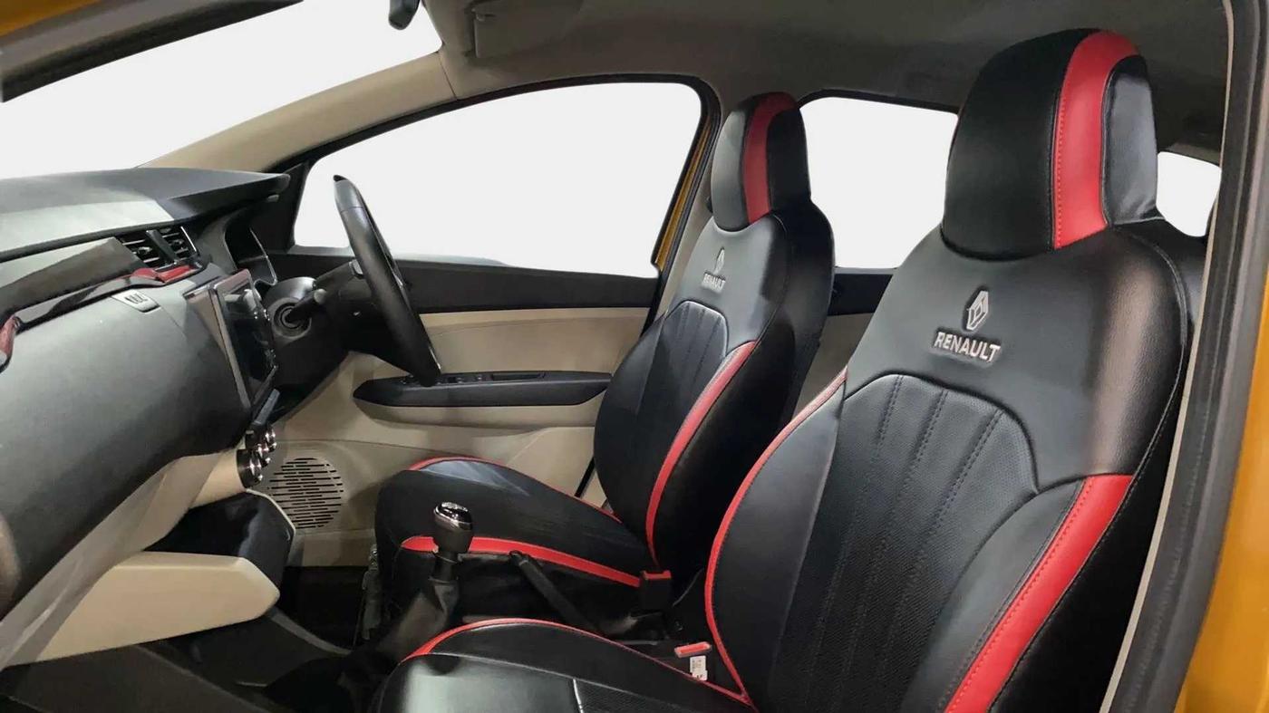 2019 Renault TRIBER RXT, Petrol, Manual, 21,743 km, Right Side Front Door Cabin
