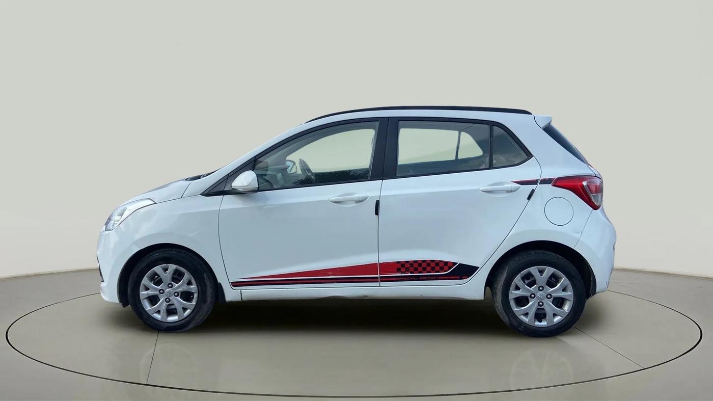 2016 Hyundai Grand i10 SPORTZ 1.2 KAPPA VTVT, CNG, Manual, 94,622 km, Left Side
