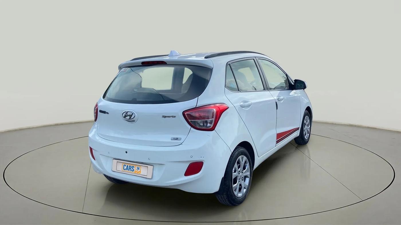 2016 Hyundai Grand i10 SPORTZ 1.2 KAPPA VTVT, CNG, Manual, 94,622 km, Right Back Diagonal