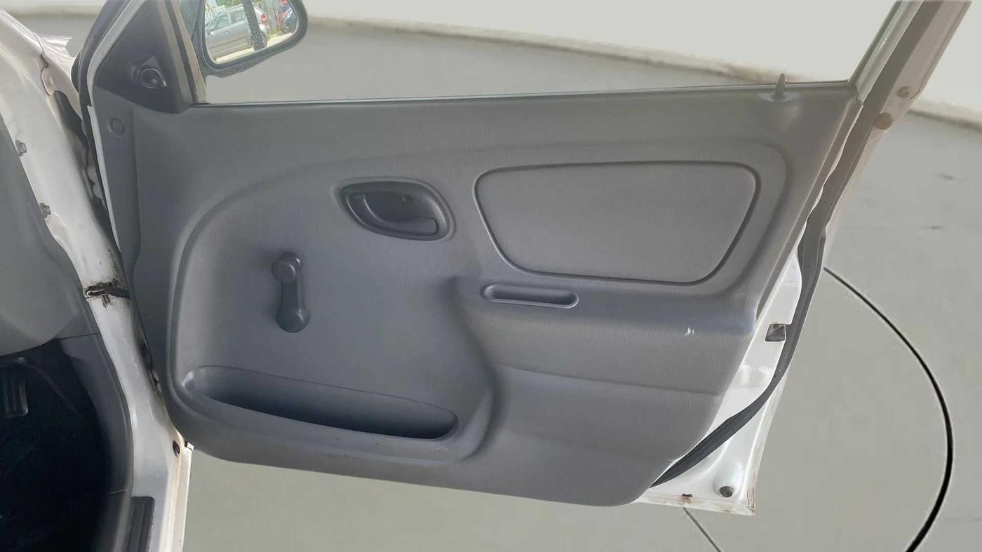 2013 Maruti Alto K10 LXI, Petrol, Manual, 18,139 km, Driver Side Door Panels Control