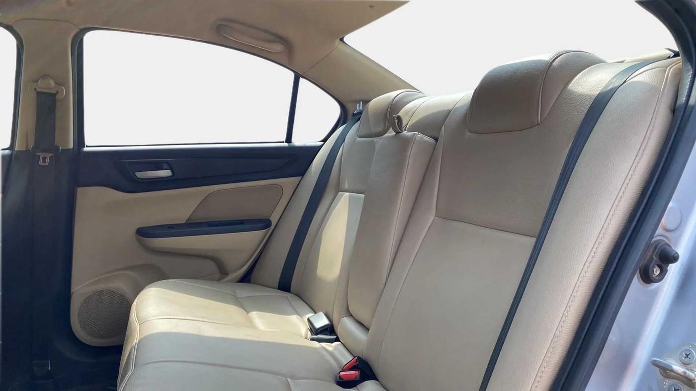 2018 Honda Amaze 1.5L I-DTEC V, Diesel, Manual, 33,862 km, Right Side Rear Door Cabin