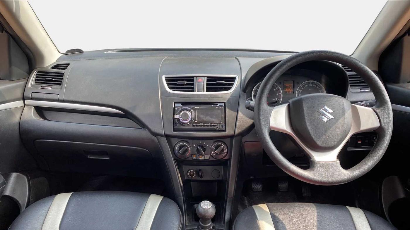 2014 Maruti Swift VXI, Petrol, Manual, 32,666 km, Dashboard