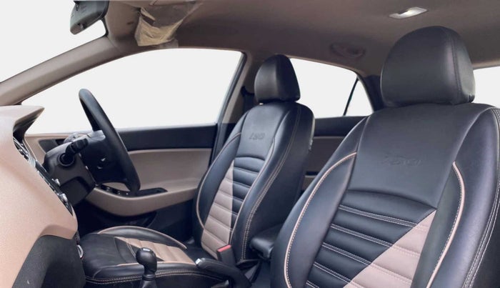 2020 Hyundai Elite i20 SPORTZ PLUS 1.2, Petrol, Manual, 17,871 km, Right Side Front Door Cabin