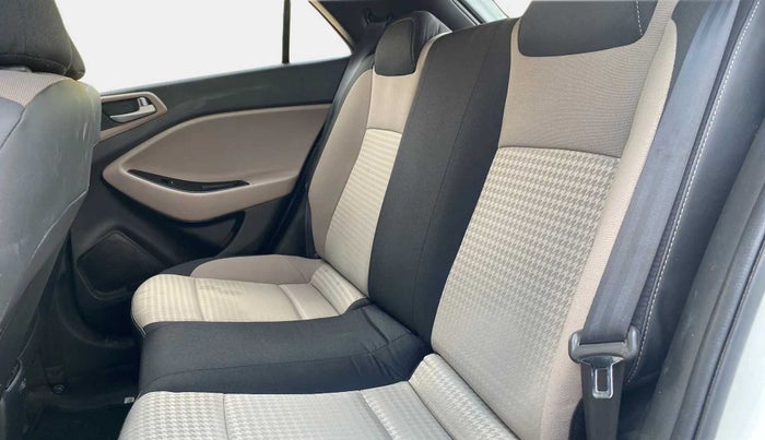 2019 Hyundai Elite i20 MAGNA PLUS 1.2, Petrol, Manual, 55,991 km, Right Side Rear Door Cabin
