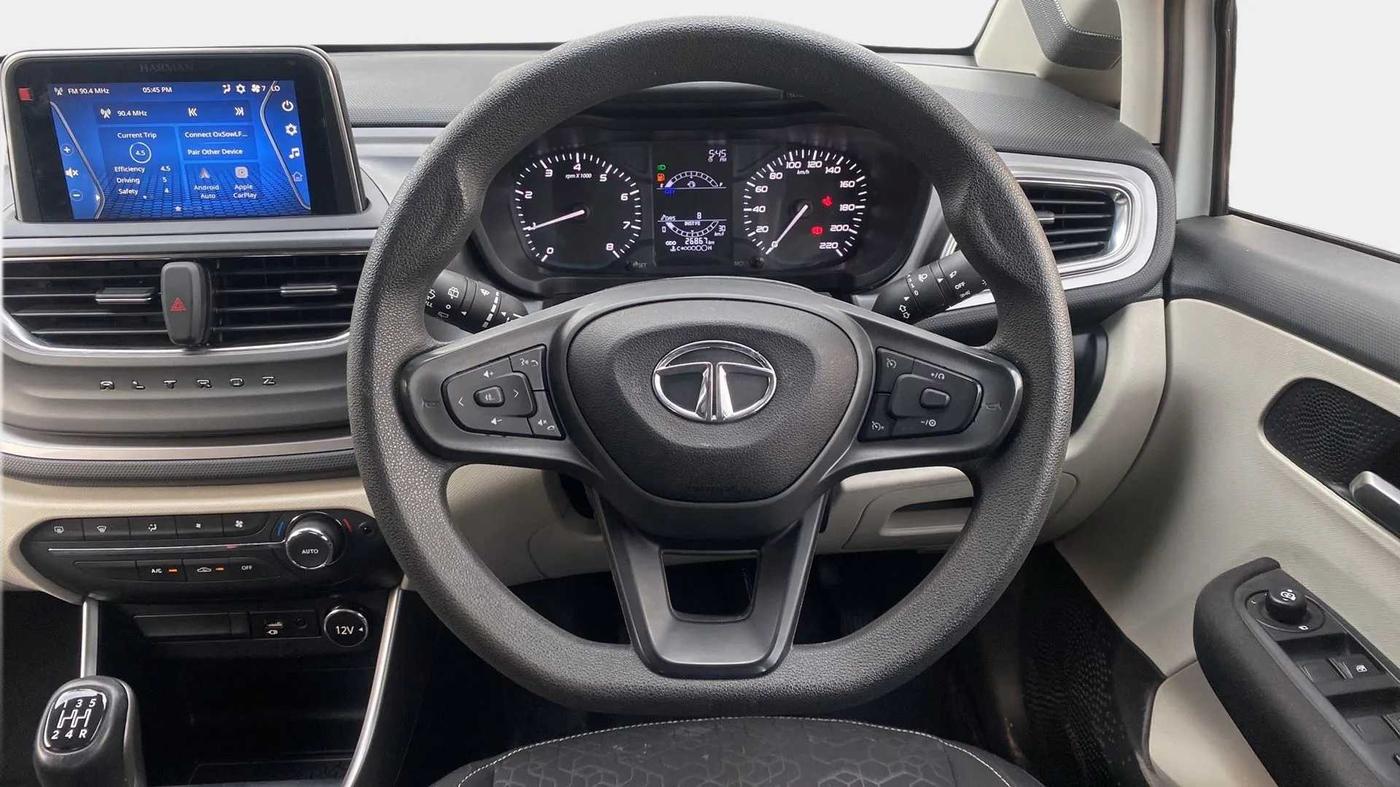 2021 Tata ALTROZ XZ PETROL, Petrol, Manual, 26,856 km, Steering Wheel Close Up