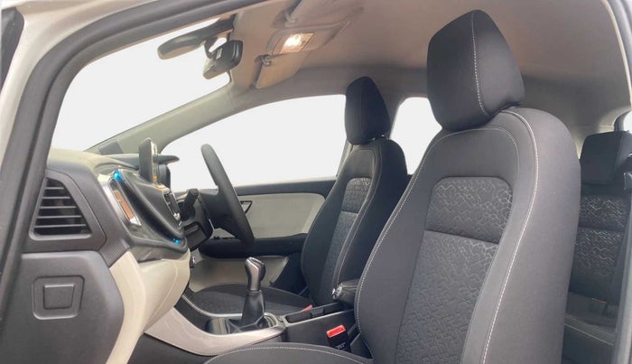 2021 Tata ALTROZ XZ PETROL, Petrol, Manual, 26,856 km, Right Side Front Door Cabin