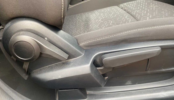 2021 Tata ALTROZ XZ PETROL, Petrol, Manual, 26,856 km, Driver Side Adjustment Panel