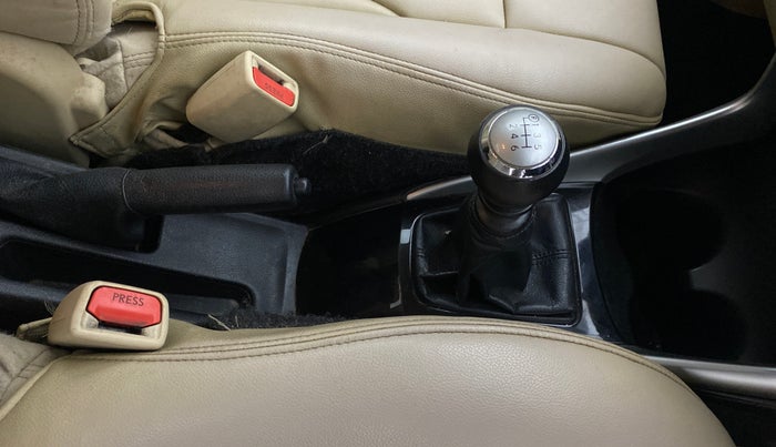 2018 Toyota YARIS V MT, Petrol, Manual, 53,957 km, Gear Lever