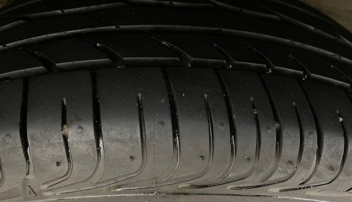 2018 Toyota YARIS V MT, Petrol, Manual, 53,957 km, Right Rear Tyre Tread