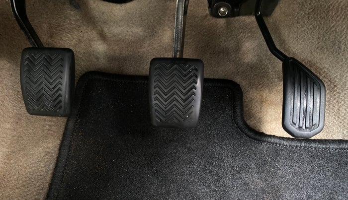 2018 Toyota YARIS V MT, Petrol, Manual, 53,957 km, Pedals