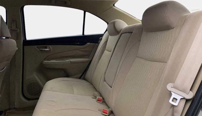2014 Maruti Ciaz VXI+, Petrol, Manual, 39,298 km, Right Side Rear Door Cabin