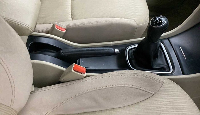 2014 Maruti Ciaz VXI+, Petrol, Manual, 39,298 km, Gear Lever