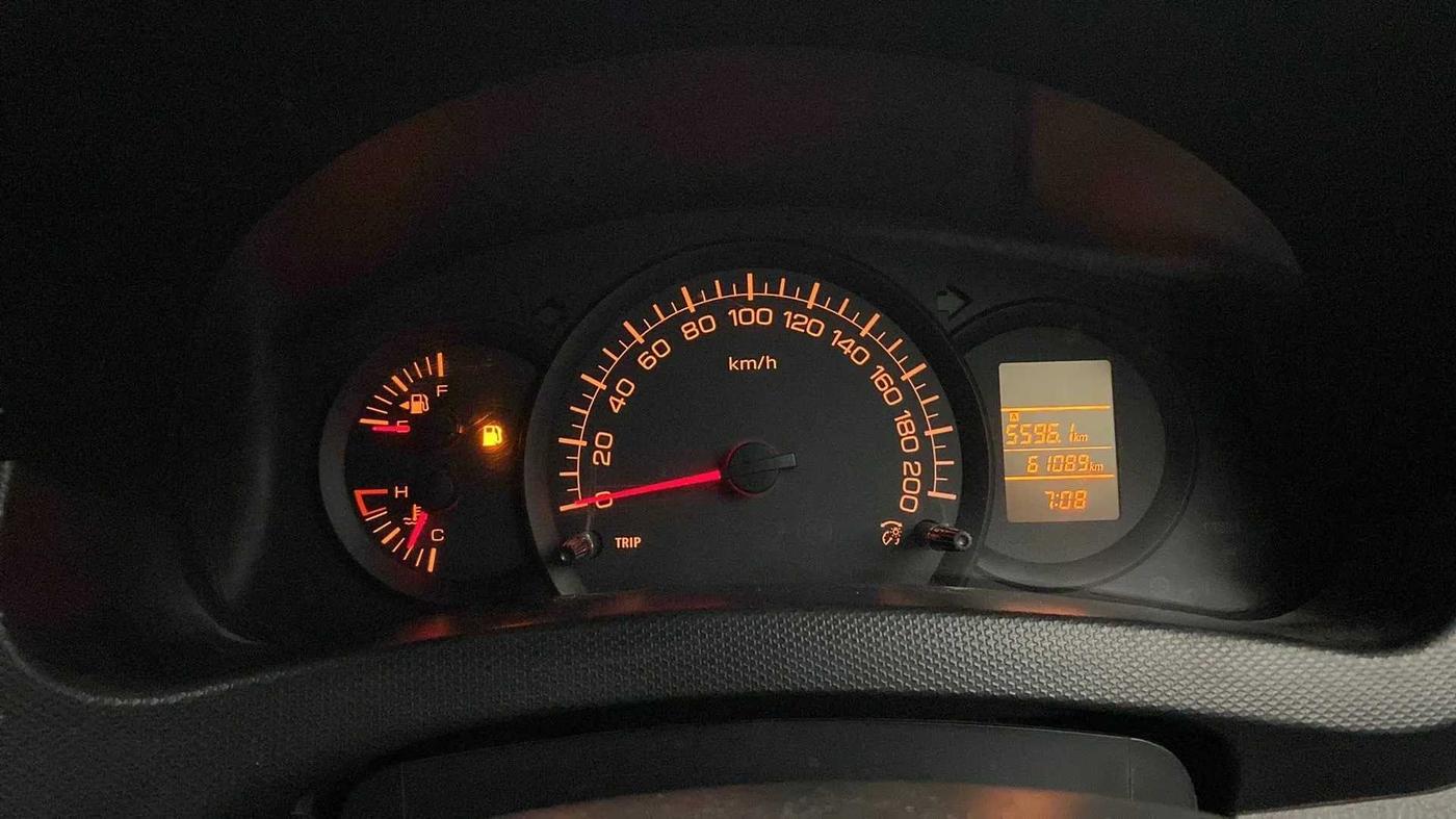 2017 Maruti Swift LXI (O), Petrol, Manual, 61,582 km, Odometer Image