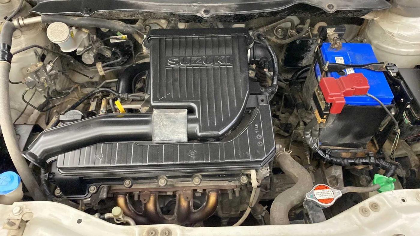 2017 Maruti Swift LXI (O), Petrol, Manual, 61,582 km, Open Bonet